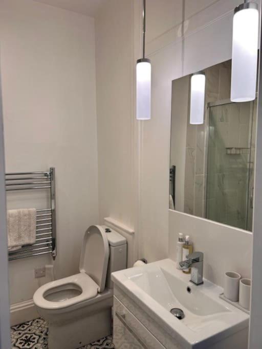 Modern Apartment Within Historic Chester City Walls Ngoại thất bức ảnh